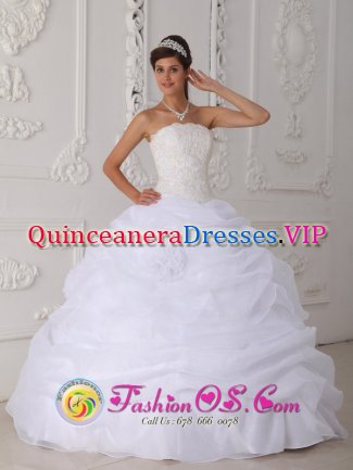 Seminole FL Gorgeous Ruffled White Quinceanera Dress In New York Lace Strapless Floor-length Organza Ball Gown
