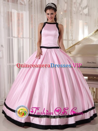 Petaluma California/CA Bateau Taffeta Affordable Baby Pink and Black Quinceanera Dress for Sweet 16 - Click Image to Close